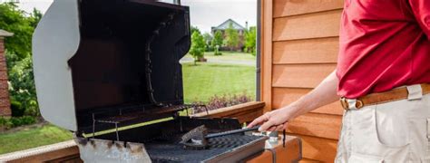 Are You Cleaning Your Grill the Right Way? | Grill Cleaning Tips