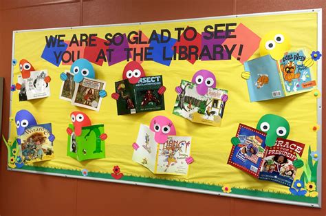 Pin by Kimberly Ashcraft on Library | Library bulletin boards, Library book displays, School ...