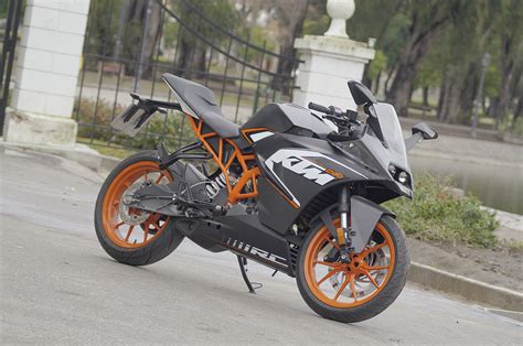 KTM RC 200 Test Ride