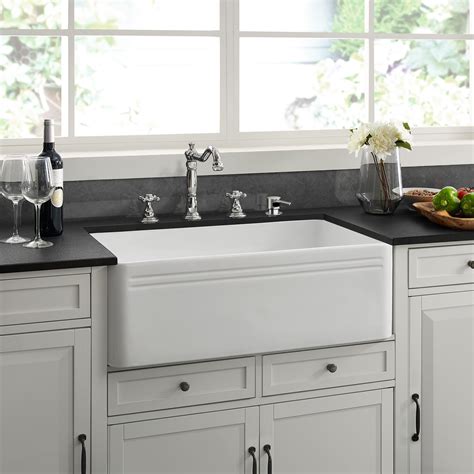 Farmhouse Kitchen Sinks / The Best Inexpensive Farmhouse Kitchen Sinks ...