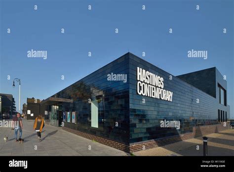 Hastings contemporary independent art gallery hi-res stock photography and images - Alamy