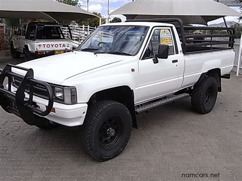 1992 Toyota Hilux 2.4 Diesel 4x4 for sale | 300 000 Km | Manual transmission - Investment Cars