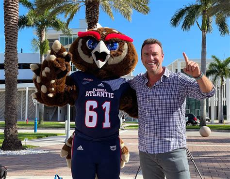 THE COLLEGE TOUR AT FAU