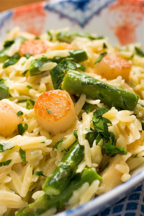 Creamy Orzo with Bay Scallops, Asparagus & Parmesan