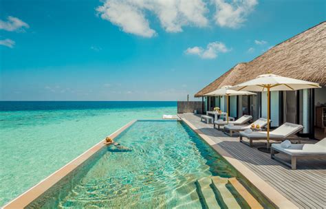 COMO Maalifushi | Luxury Maldives Surf Resort | Perfect Wave Travel