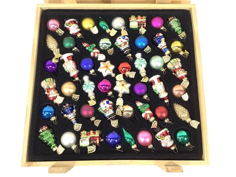 Lot - Thomas Pacconi Classics Christmas Tree Ornaments