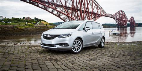 New Vauxhall Zafira Tourer Review | carwow