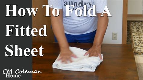 How to Fold A Fitted Sheet in 2020 | Fold, Fitted sheet, Sheet