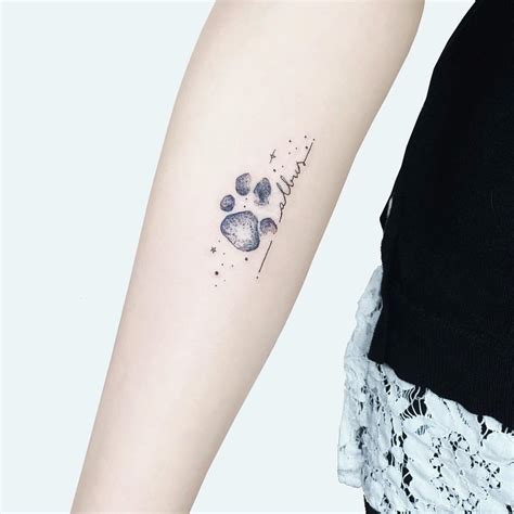 26 Adorable Paw Print Tattoo Ideas for Men & Women in 2023