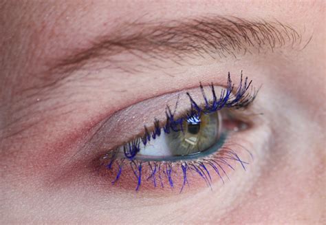 Die Zauberin Zebulon: Wearable Blue Mascara Eye MakeUp