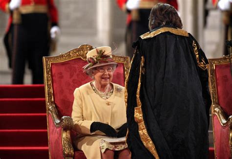 Queen Elizabeth II's Diamond Jubilee speech - Photo 1 - Pictures - CBS News