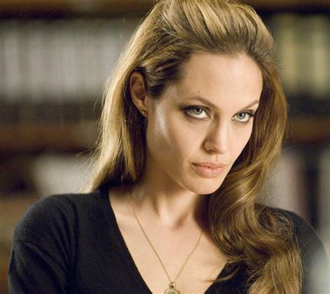 Angelina Jolie en “Wanted”, 2008 | Hairstyles | Pinterest | Angelina ...