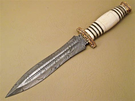 Amazing Damascus Bowie Knife Custom Handmade Damascus Steel Knife