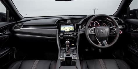 Honda Civic Interior & Infotainment | Carwow