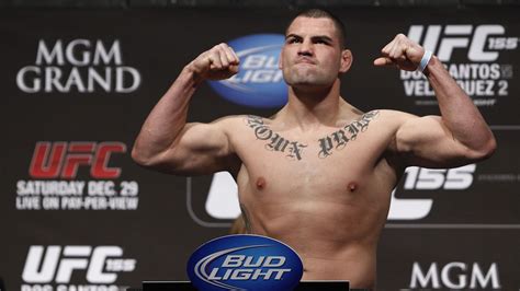 Cain Velasquez: Injury criticisms go 'in one ear and out the other ...