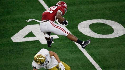 Alabama's Brian Robinson brings different style than predecessor