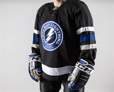 Tampa Bay Lightning debut new jersey | WFLA