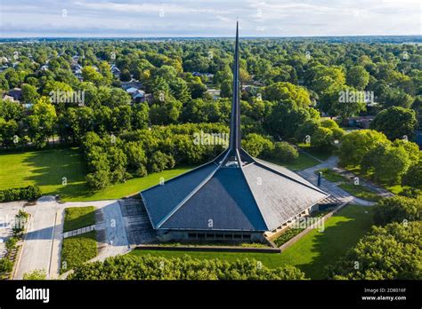 North Christian Church, Eero Saarinen, 1964, Columbus, Indiana, USA ...