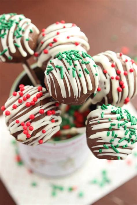 28 Best Christmas Cake Pops - Easy Holiday Cake Pop Recipes