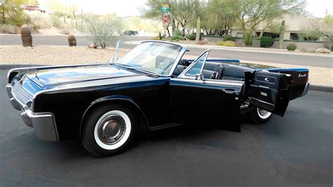 1961 Lincoln Continental Convertible - CLASSIC.COM