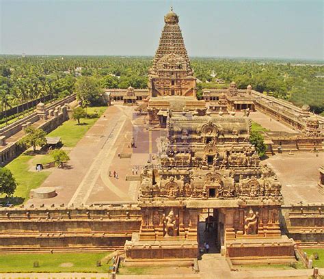 Travel and Tour Sense: Thanjavur Brihadeeswara temple | தஞ்சை பிரகதீசுவரர் கோயில்