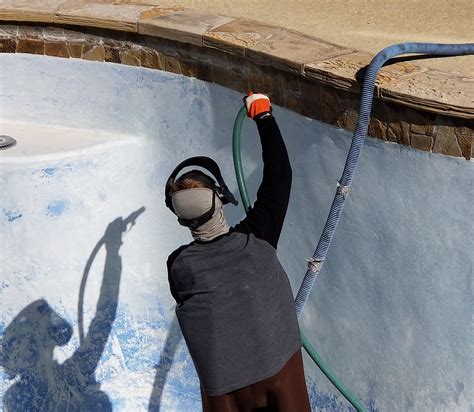 Pool Cleaning Services - Professional Pool Supply