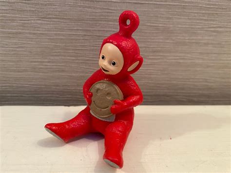 Po Teletubbie Small Plastic Figure Toy Holding Tubby Toast 7 - Etsy