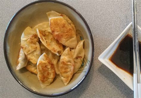 korean dumplings - Cooking Korean food with Maangchi