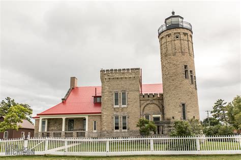 Inside the Old Mackinac Point Lighthouse – Life In Michigan