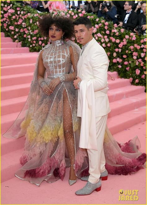 Nick Jonas & Priyanka Chopra Make One Stunning Couple at Met Gala 2019 ...