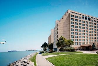 Burlingame Hotel on the Water | San Francisco Airport Marriott Waterfront