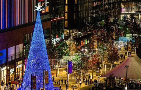 London's 2020 Christmas Trees | Londonist