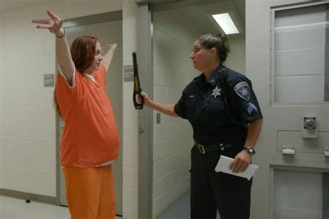 15 Photos That Show The Life Of Pregnant Women In Prison - Small Joys