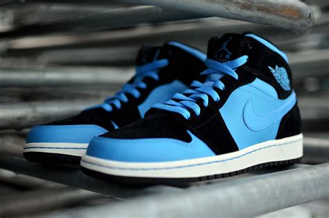 Air Jordan 1 Mid Blue Suede I NEEEEEEED THEEEEEEEESE!!!!! | Custom nike shoes, Air jordans ...