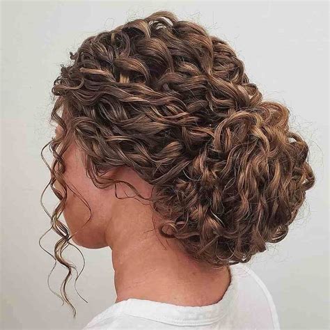 10 Stunning Updo Hairstyles for Medium Curly Hair to Try Today - Get Ready to Turn Heads!