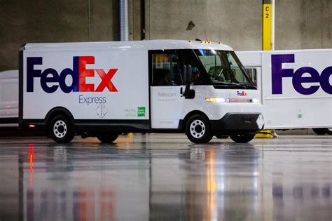 FedEx receives its first fully-electric GM Brightdrop delivery vans ...