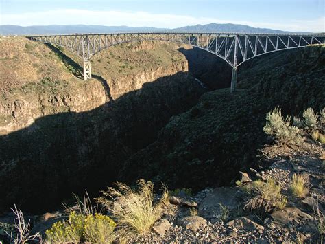 File:1RioGrandeGorgeBridge.jpg - HighestBridges.com