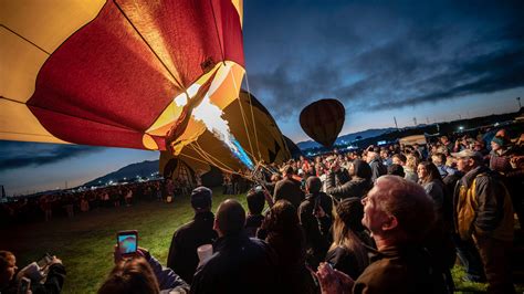 Albuquerque International Balloon Fiesta 2019: Fog grounds balloons