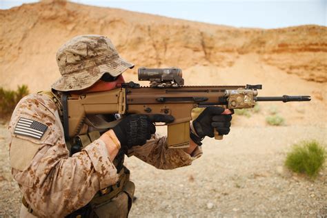 FN SCAR - Wikipedia, the free encyclopedia | Navy seals, Fn scar, Us navy seals