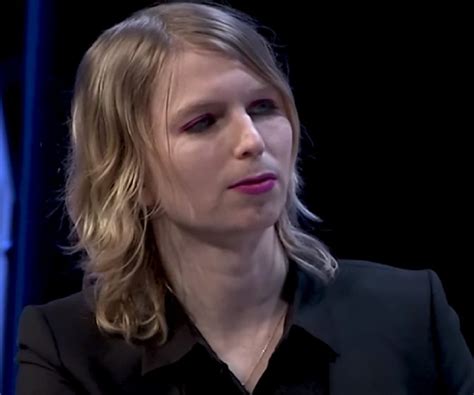 Chelsea Manning Biography - Facts, Childhood, Family Life & Achievements