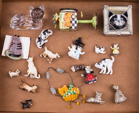 Sold at Auction: Vintage Cat Figurines