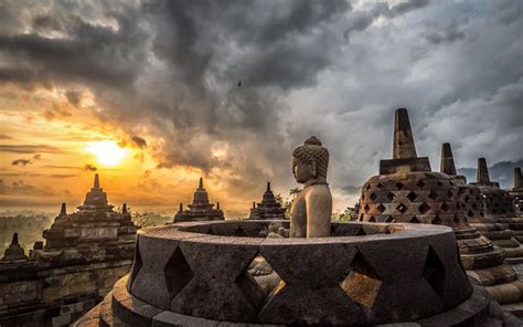 Download Borobudur sunset Java Wallpaper - GetWalls.io