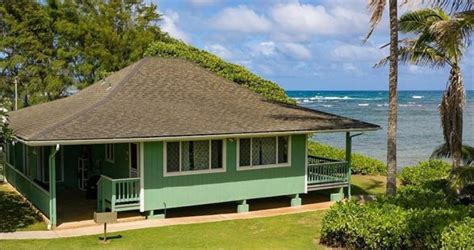 Beautiful Oceanfront Beach House In Hawaii – Vacation For The Soul