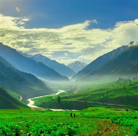 Kashmir Summer Tour Packages, Summer Holiday Jammu & Kashmir | KashmirHills.com