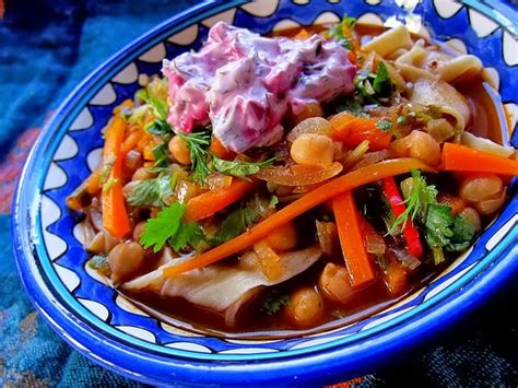 Wanderlust Queen: Vegetarian laghman (Uzbek noodle soup)