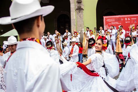 roto seta diagonal la bamba baile folklorico popurrí Tener un picnic internacional