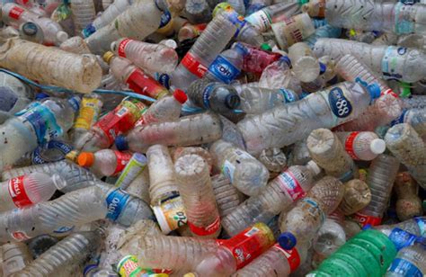 Indonesia Hasilkan 11.600 Ton Sampah Botol Plastik di Awal 2021 ...