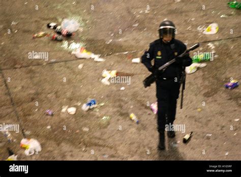 Riot police in action Stock Photo - Alamy