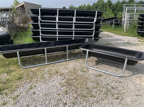 FEEDERS & BUNKS – Carman Gate Company