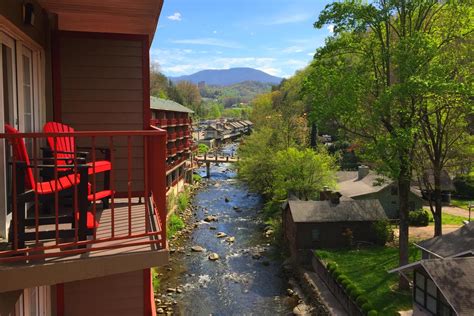 Baymont by Wyndham Gatlinburg On The River | Gatlinburg, TN Hotels